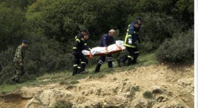 &Theta;&rho;&eta;&nu;&epsilon;&iota; &eta; &Delta;&rho;&omicron;&sigma;&iota;&alpha; &tau;&omicron;&nu; &alpha;&delta;&iota;&kappa;&omicron;&chi;&alpha;&mu;&epsilon;&nu;&omicron; &pi;&iota;&lambda;&omicron;&tau;&omicron;