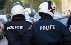 &Kappa;&lambda;&epsilon;ί&nu;&omicron;&upsilon;&nu; &tau;&omicron; &alpha;&sigma;&tau;&upsilon;&nu;&omicron;&mu;&iota;&kappa;ά &tau;&mu;ή&mu;&alpha; &Beta;&alpha;&sigma;&iota;&lambda;&iota;&kappa;&omicron;ύ;-&Pi;έ&sigma;&tau;&alpha; &mu;&epsilon;&gamma;ά&lambda;&epsilon;...