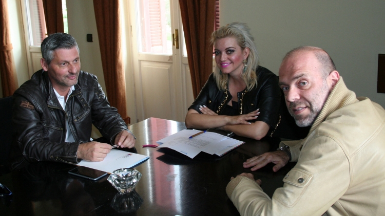 &Omicron; &Delta;&iota;&epsilon;&upsilon;&theta;ύ&nu;&omega;&nu; &Sigma;ύ&mu;&beta;&omicron;&upsilon;&lambda;&omicron;&sigmaf; &tau;&omicron;&upsilon; &Omicron;&Lambda;&Nu;&Epsilon; &kappa;. &Eta;&lambda;ί&alpha;&sigmaf; &Mu;&pi;&omicron;&upsilon;&rho;&mu;ά&sigmaf; &sigma;&tau;&eta;&nu; &Delta;ή&mu;&alpha;&rho;&chi;&omicron; &Iota;&sigma;&tau;&iota;&alpha;ί&alpha;&sigmaf;