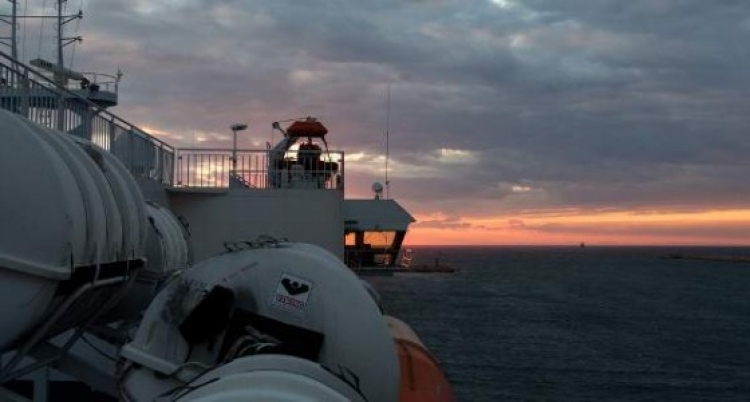 &Pi;&lambda;&omicron;ί&omicron; &mu;&epsilon; &sigma;&tau;&rho;&alpha;&tau;&iota;&omega;&tau;&iota;&kappa;ό &upsilon;&lambda;&iota;&kappa;ό &kappa;&alpha;&iota; &pi;&upsilon;&rho;&omicron;&mu;&alpha;&chi;&iota;&kappa;ά &sigma;&tau;&eta;&nu; &Epsilon;ύ&beta;&omicron;&iota;&alpha;