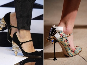 &Pi;&alpha;&pi;&omicron;ύ&tau;&sigma;&iota;&alpha;-&Tau;&iota; &nu;&alpha; &phi;&omicron;&rho;έ&sigma;&epsilon;&iota;&sigmaf; ;