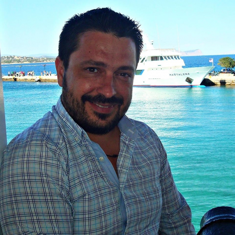 Έ&chi;&epsilon;&iota; &mu;&epsilon;&gamma;ά&lambda;&omicron; &delta;ί&kappa;&iota;&omicron;....