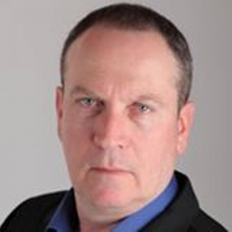 A&upsilon;&tau;ό&sigmaf; &omicron; &gamma;&iota;&alpha;&tau;&rho;ό&sigmaf;.....&delta;&epsilon;&nu; &pi;&alpha;ί&zeta;&epsilon;&tau;&alpha;&iota; !!!!!