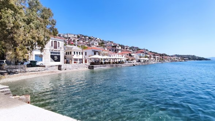 &Alpha;&mu;&phi;&iota;&theta;&epsilon;&alpha;&tau;&rho;&iota;&kappa;ό &chi;&omega;&rho;&iota;ό &pi;ά&nu;&omega; &sigma;&tau;&eta;&nu; &theta;ά&lambda;&alpha;&sigma;&sigma;&alpha;
