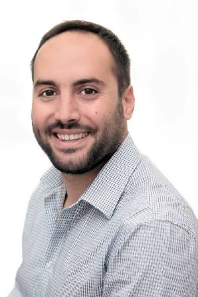 &Omicron; &Delta;ή&mu;&alpha;&rho;&chi;&omicron;&sigmaf; &Sigma;&kappa;ύ&rho;&omicron;&upsilon; &Mu;&iota;&lambda;&tau;&iota;ά&delta;&eta;&sigmaf; &Chi;&alpha;&tau;&zeta;&eta;&gamma;&iota;&alpha;&nu;&nu;ά&kappa;&eta;&sigmaf; &sigma;&epsilon; &mu;&iota;&alpha; &epsilon;&kappa; &beta;&alpha;&theta;έ&omega;&nu; &sigma;&upsilon;&nu;έ&nu;&tau;&epsilon;&upsilon;&xi;&eta;