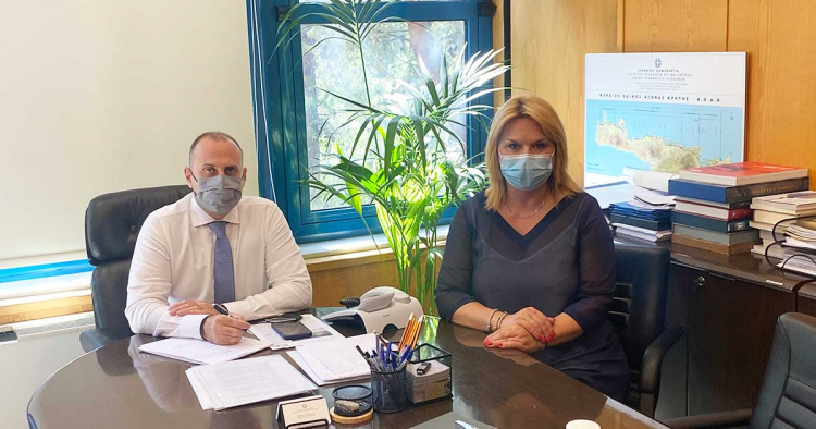 &Sigma;&tau;&omicron;&nu; &Upsilon;&phi;&upsilon;&pi;&omicron;&upsilon;&rho;&gamma;ό &Upsilon;&pi;&omicron;&delta;&omicron;&mu;ώ&nu; &eta; Έ&lambda;&epsilon;&nu;&alpha; &Beta;ά&kappa;&alpha; &gamma;&iota;&alpha; &tau;&iota;&sigmaf; &gamma;έ&phi;&upsilon;&rho;&epsilon;&sigmaf; &Phi;ύ&lambda;&lambda;&omega;&nu;, &Alpha;&phi;&rho;&alpha;&tau;ί&omicron;&upsilon; &kappa;&alpha;&iota; &tau;&eta;&nu; &Pi;&alpha;&rho;ά&kappa;&alpha;&mu;&psi;&eta; &Chi;&alpha;&lambda;&kappa;ί&delta;&alpha;&sigmaf;