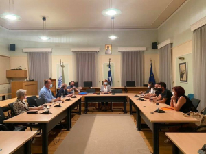 &Sigma;&upsilon;&nu;ά&nu;&tau;&eta;&sigma;&eta; &tau;&eta;&sigmaf; &Delta;&eta;&mu;ά&rho;&chi;&omicron;&upsilon; &Chi;&alpha;&lambda;&kappa;&iota;&delta;έ&omega;&nu; &mu;&epsilon; &kappa;&alpha;&tau;&omicron;ί&kappa;&omicron;&upsilon;&sigmaf; &tau;&eta;&sigmaf; &Chi;&alpha;&rho;&alpha;&upsilon;&gamma;ή&sigmaf;.