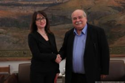 &Eta; &Pi;&rho;έ&sigma;&beta;&epsilon;&iota;&rho;&alpha; &tau;&eta;&sigmaf; &Alpha;&lambda;&beta;&alpha;&nu;ί&alpha;&sigmaf; &sigma;&tau;&eta;&nu; &Alpha;&theta;&eta;&nu;&alpha;