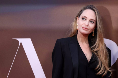 &Alpha;&nu;&tau;&zeta;&epsilon;&lambda;ί&nu;&alpha; &Tau;&zeta;&omicron;&lambda;ί : &Delta;&epsilon;&kappa;ά&delta;&epsilon;&sigmaf; &sigma;&chi;ό&lambda;&iota;&alpha; &mu;&epsilon; &tau;&eta;&nu; &phi;&rho;ά&sigma;&eta; &laquo;&Delta;&epsilon;&nu; &epsilon;ί&nu;&alpha;&iota; &alpha;&upsilon;&tau;ή&raquo; &kappa;ά&tau;&omega; &alpha;&pi;ό &pi;&rho;ό&sigma;&phi;&alpha;&tau;&eta; &alpha;&nu;ά&rho;&tau;&eta;&sigma;&eta; &tau;&eta;&sigmaf;