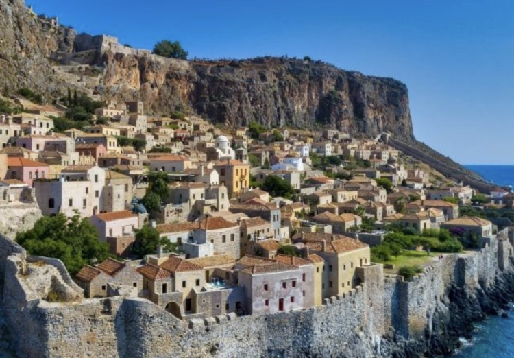 &Mu;&omicron;&nu;&epsilon;&mu;&beta;&alpha;&sigma;&iota;ά: &Epsilon;&pi;&iota;&sigma;&kappa;έ&psi;&omicron;&upsilon; &tau;&omicron; &pi;&epsilon;&tau;&rho;&omega;&mu;έ&nu;&omicron; &kappa;&alpha;&rho;ά&beta;&iota;